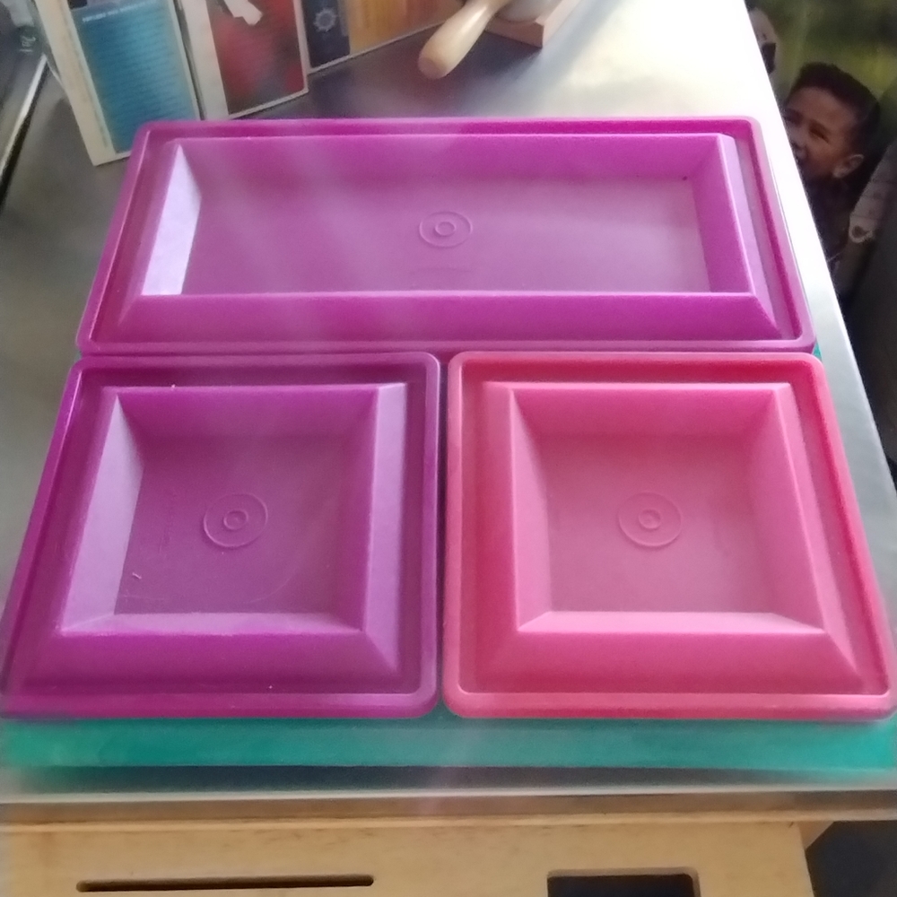 Tupperware Vintage get together 7 piece serving tray